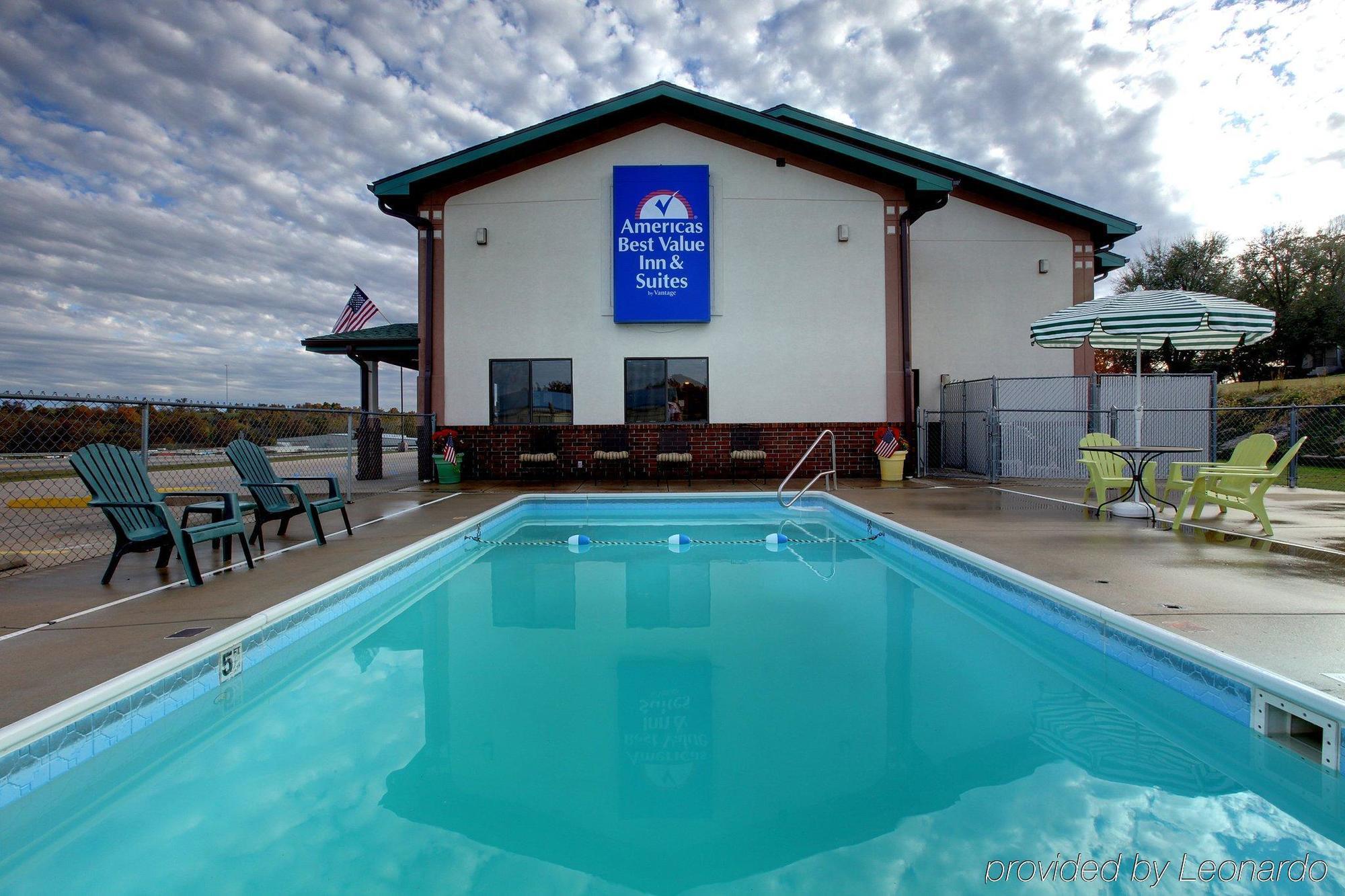 Americas Best Value Inn & Suites Cassville Roaring River Удобства фото