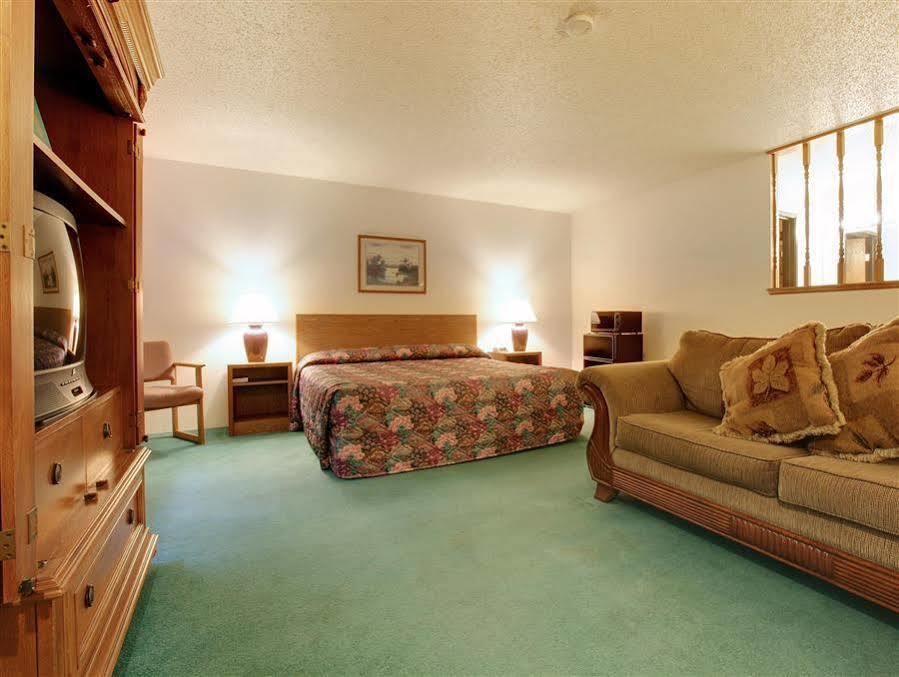 Americas Best Value Inn & Suites Cassville Roaring River Экстерьер фото